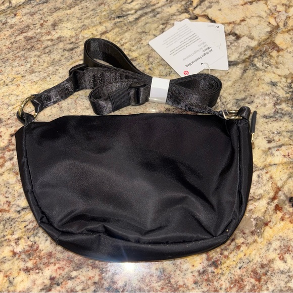 Lululemon All Night Festival Bag Micro NWT - Picture 6 of 8